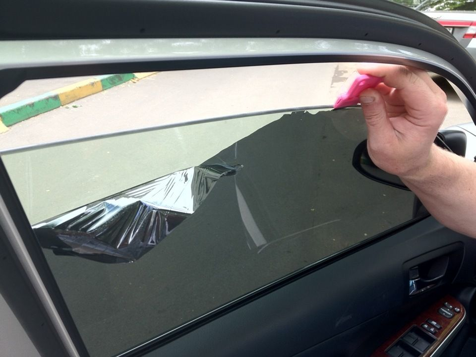 Как приготовить раствор для тонировки стекол автомобиля