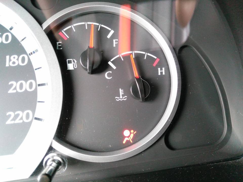 Что делать если загорелся индикатор airbag?