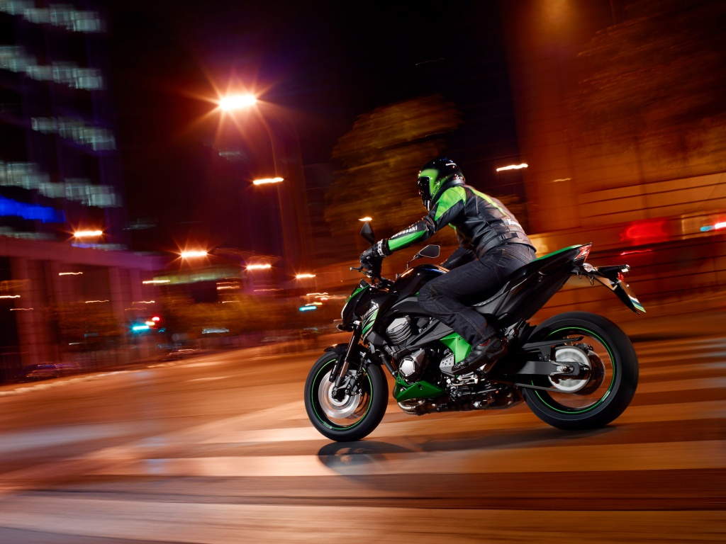 Kawasaki z800 — стиль, ярость и неудержимая мощь