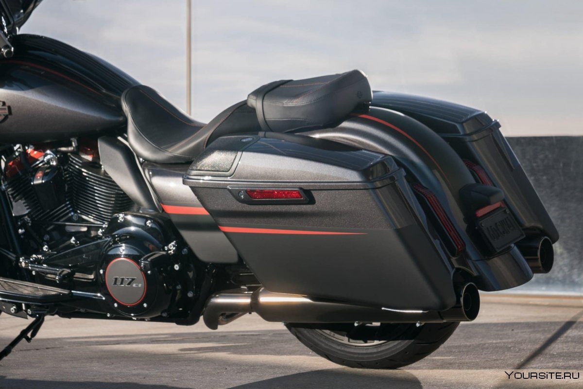 2019 harley-davidson cvo street glide review (14 fast facts)