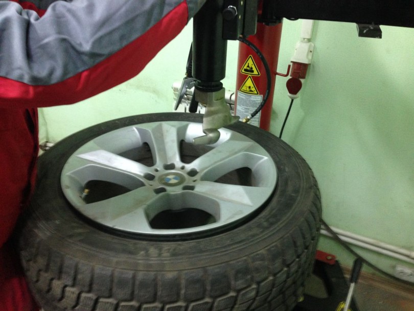 Стенд для балансировки колес своими руками. как сделать балансировку колеса в гаражных условиях. как узнать нужна ли балансировка