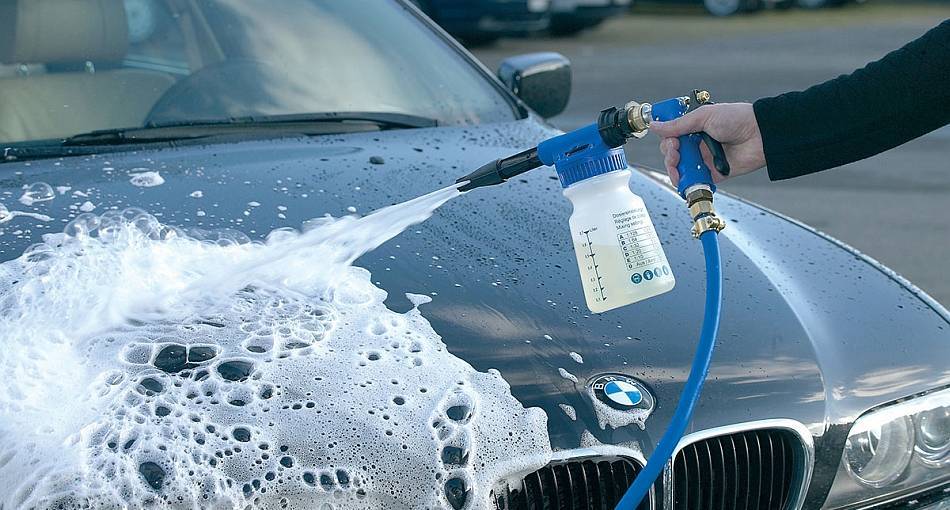 Как мыть машину зимой. рекомендации по самостоятельной мойке