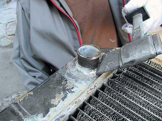 Потек радиатор охлаждения — как обнаружить и устранить течь