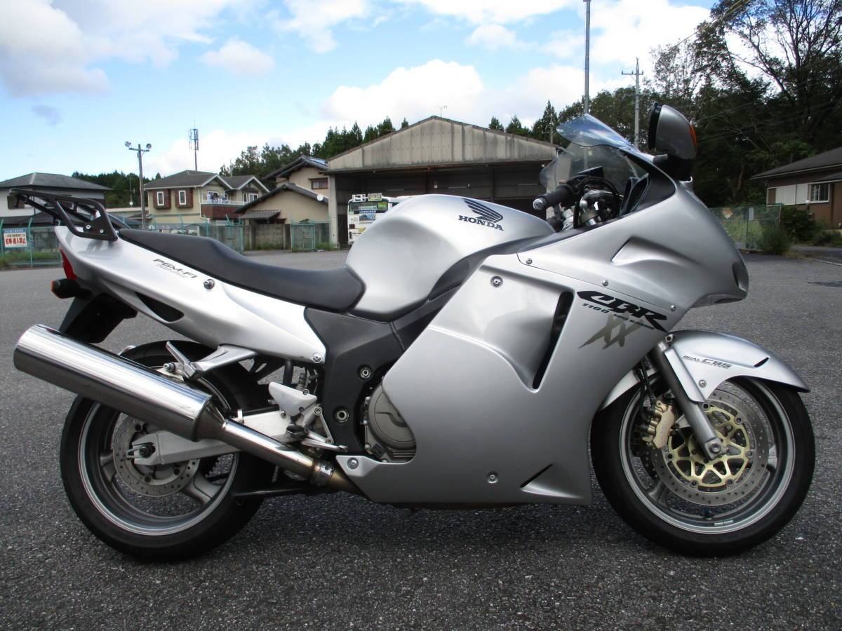 Honda cbr1100xx super Blackbird с пилотом