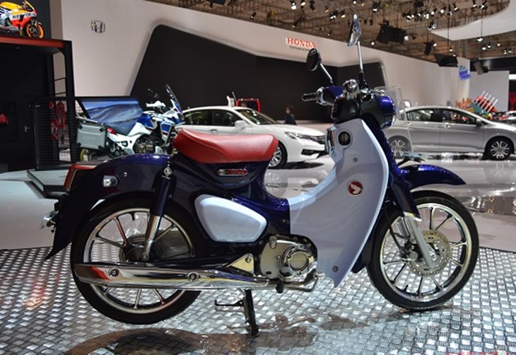 Новый Super Cub 50 от Honda — легенда в новом облике