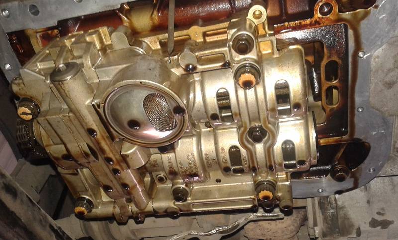 Стуканул двигатель, что это такое? что в этом случае делать, и какие могут быть причины