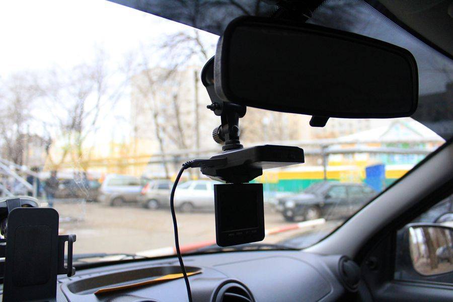 Инсталлируем видеорегистратор в автомобиль: возможные варианты - журнал движок.