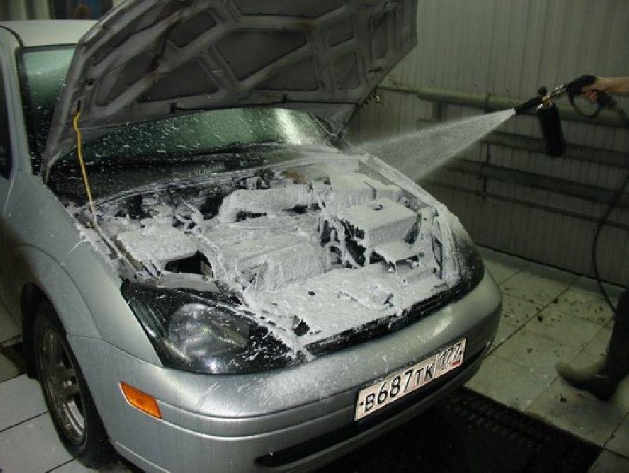 Как помыть машину зимой и не нанести вред лкп?