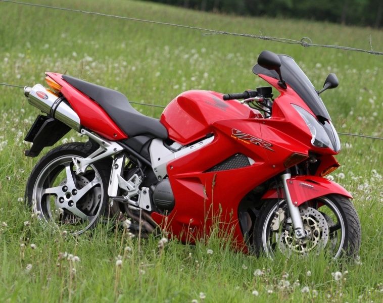 Honda cbr1100xx: описание, история, технические характеристики. aucmoto - мотоциклы с аукционов хонда дрозд 1100 технические характеристики