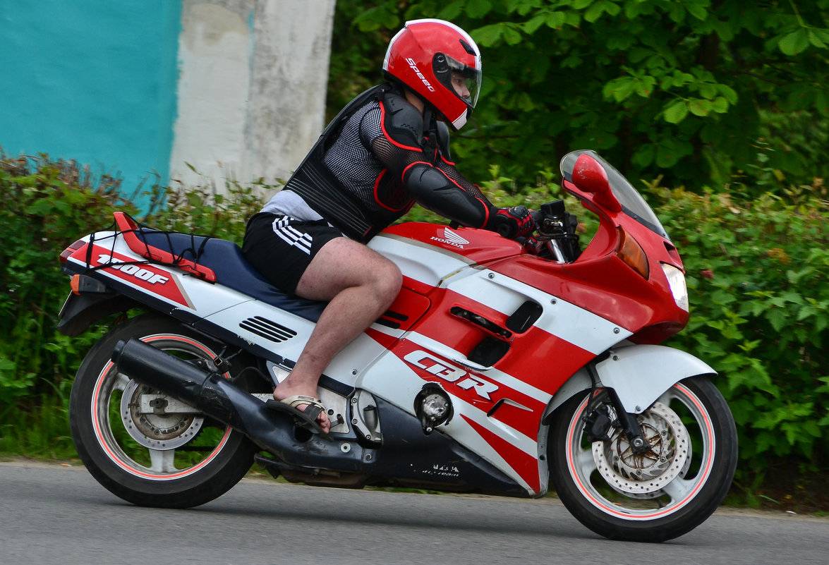 Kawasaki versys 1000 tourer против yamaha mt-09 tracer, тест-драйв мотоциклов, характеристики, фото - motonoob.ru