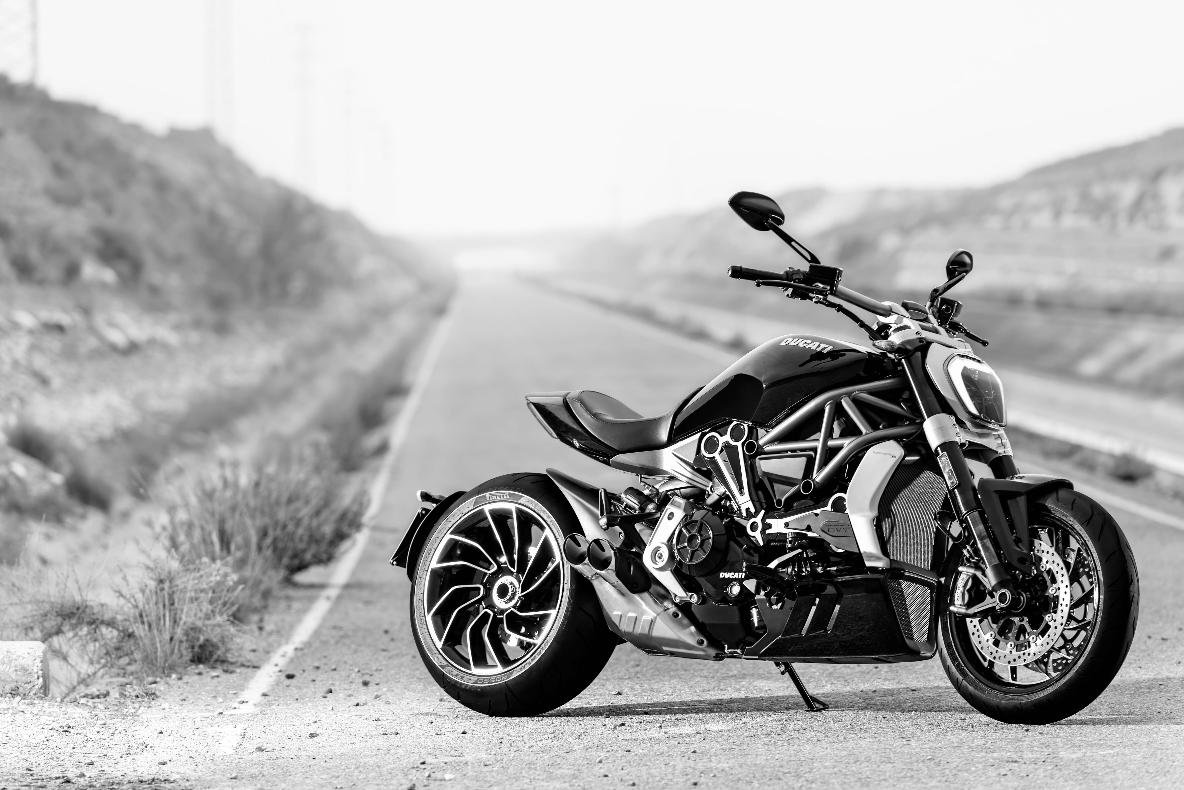 Мотоцикл ducati xdiavel 2016