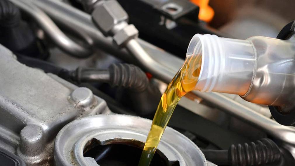 Моторное масло в кпп. можно ли заливать моторное масло в коробку переключения передач автомобиля? моторное масло в мкпп
