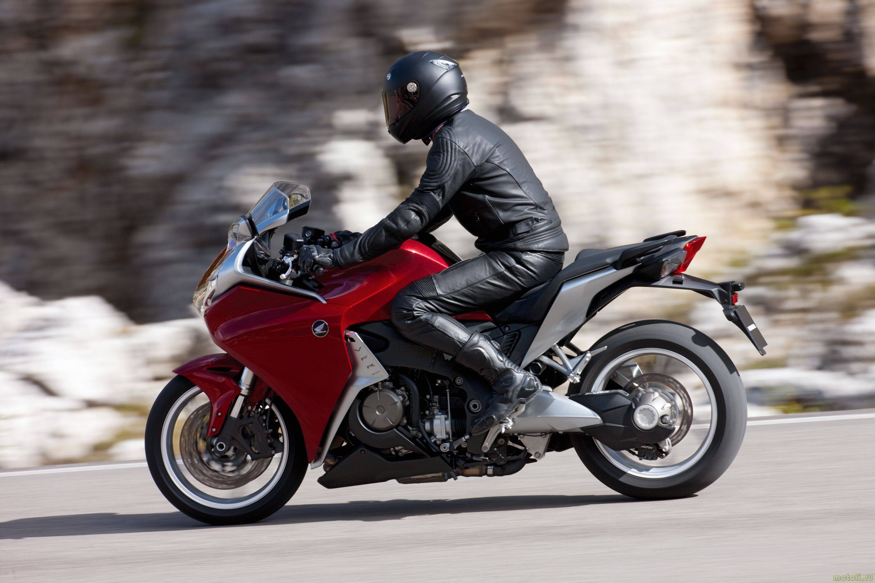 Honda crf1000l africa twin и bmw r1200gs