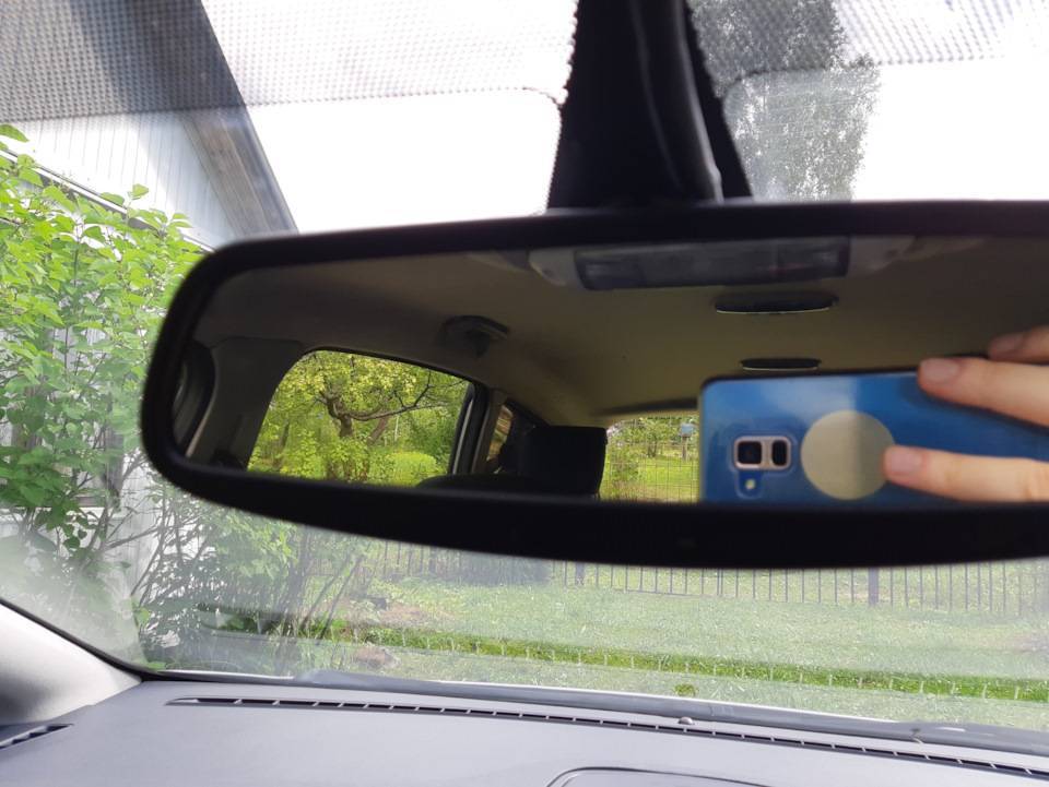 Как приклеить зеркало заднего вида к лобовому стеклу автомобиля