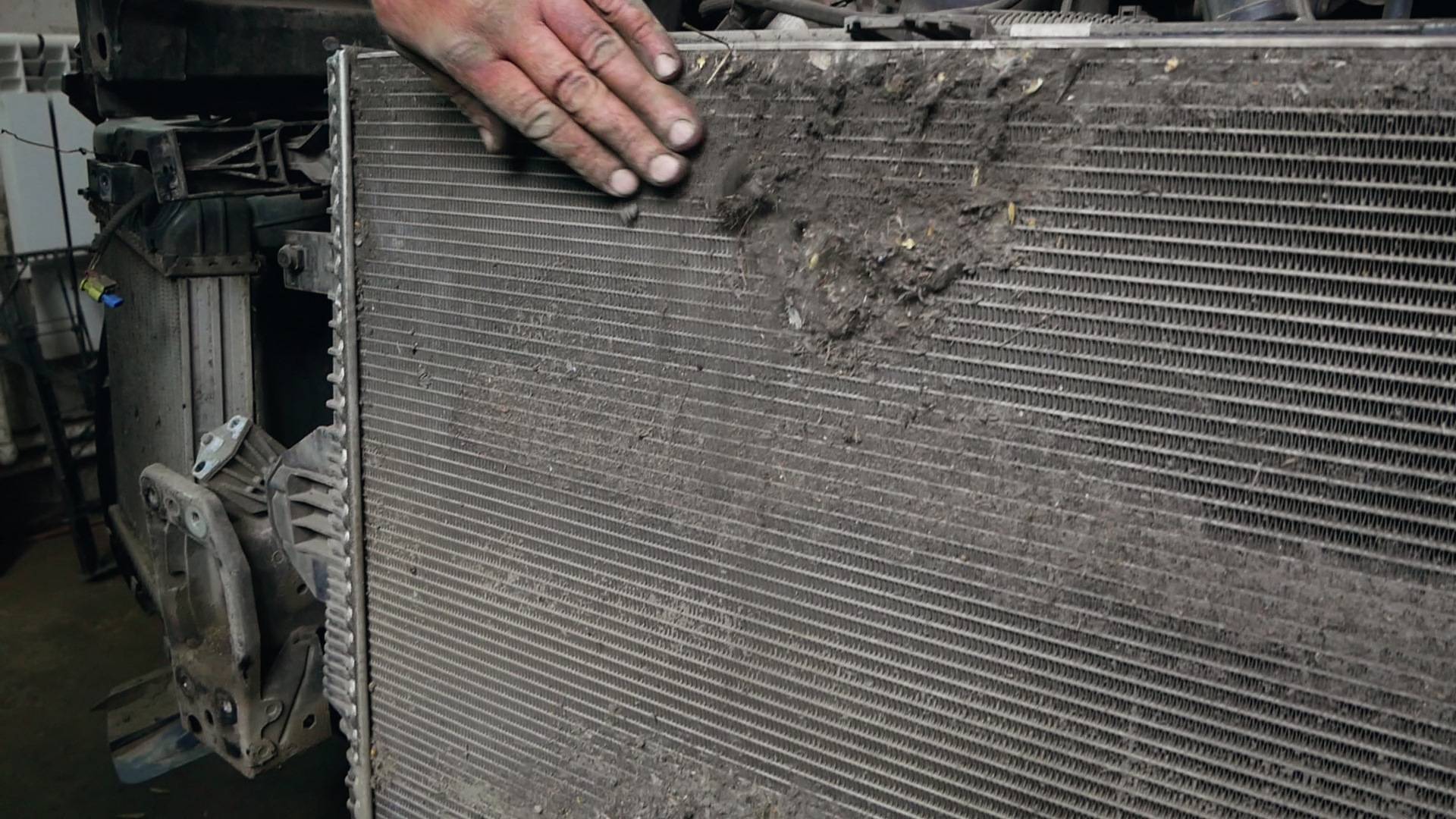 Как отремонтировать радиатор автомобиля с помощью холодной сварки? подготовительный и основной этапы работы