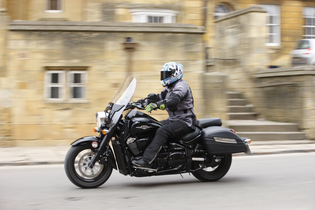 Мягкий нарушитель или обзор suzuki c800 intruder (boulevard c50). часть 2. - keen biker