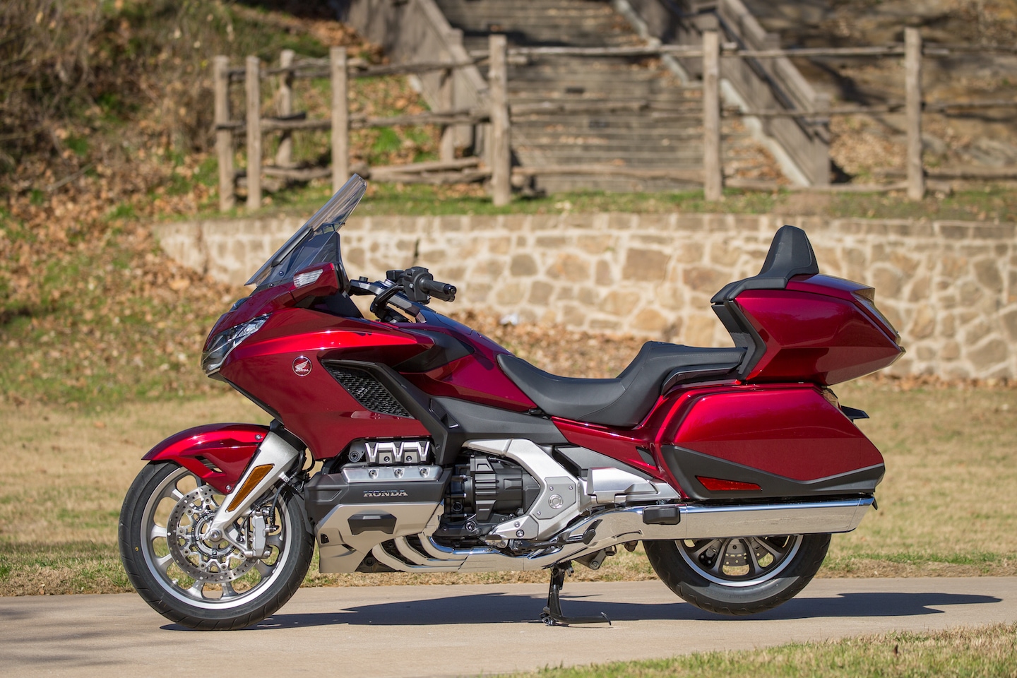 Тест-драйв: honda gold wing gl1800 (2018) – первая проба золотого крыла