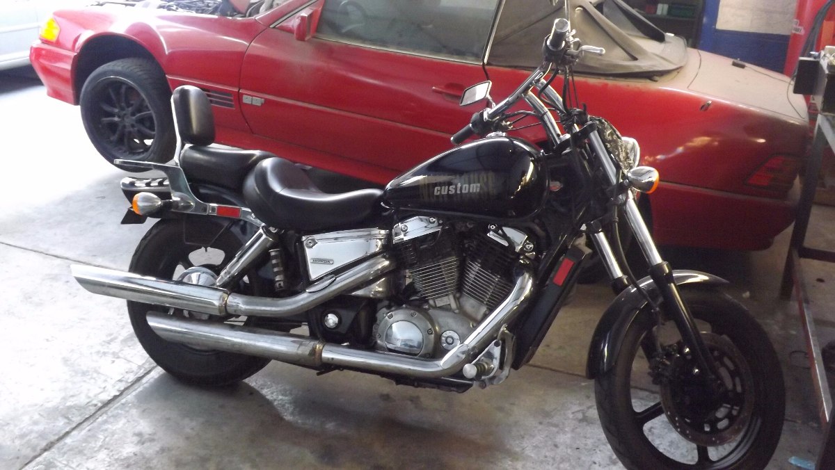 Мотоцикл honda vt 1100 shadow sabre - отличный внешний вид и комфортная езда | ⚡chtocar