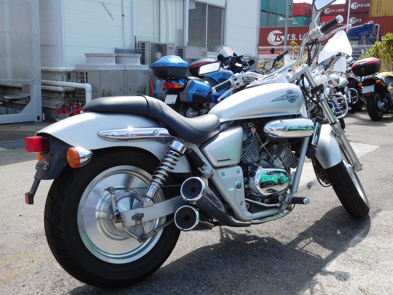 Информация по мотоциклу honda magna 250