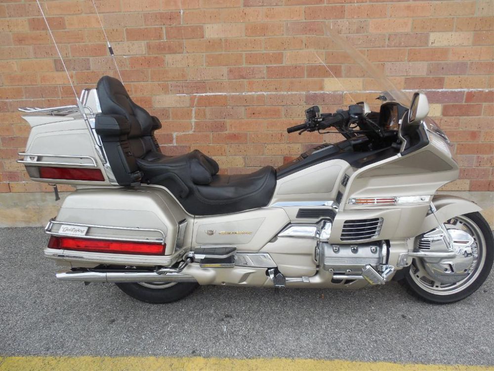 Honda gold wing gl1500 – технические характеристики уникального мотоцикла