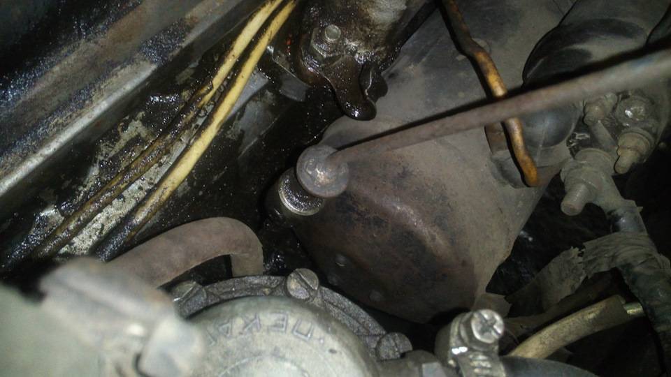 Двигатель в масле: причина утечки смазки из двигателя