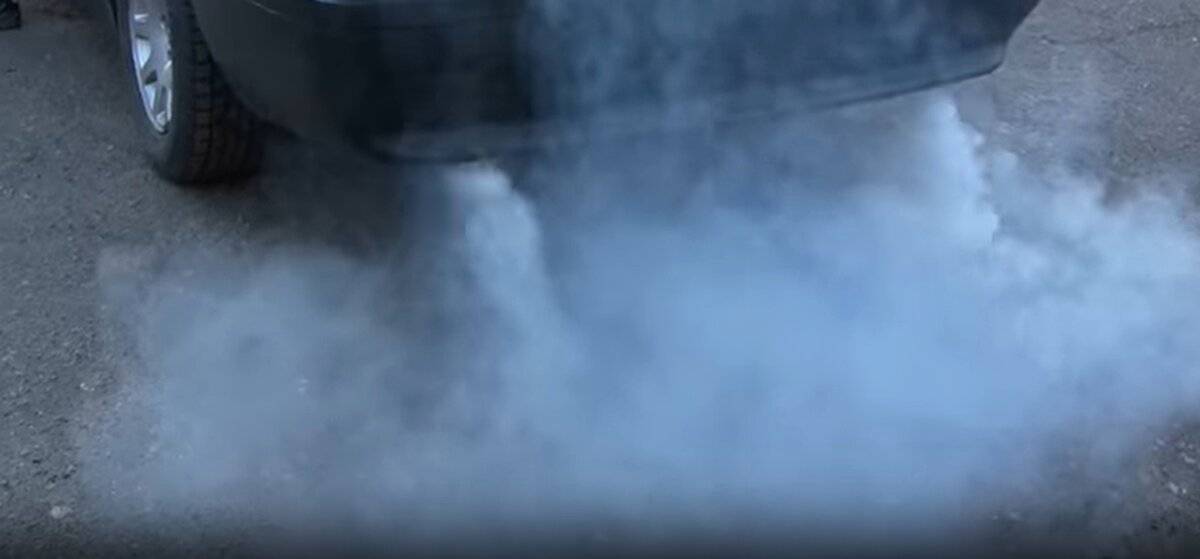 Черный дым из выхлопной трубы дизеля: причина и устранение неисправности, сизый, белый, серый или голубой выхлоп из двигателя