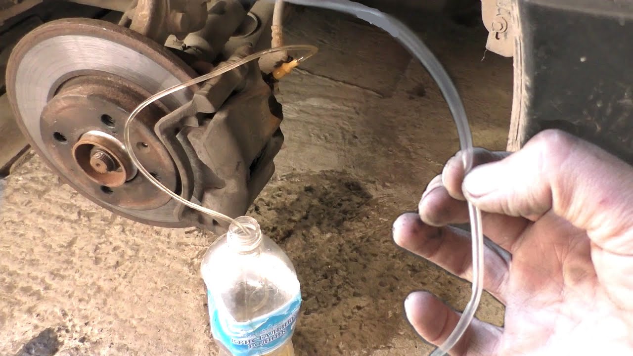 Замена тормозной жидкости своими руками (инструкция + видео)