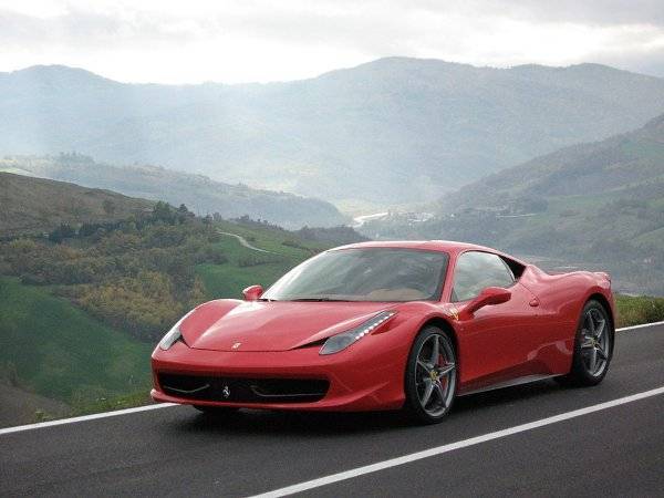 Ferrari 458 italia сменила название и получила турбомотор