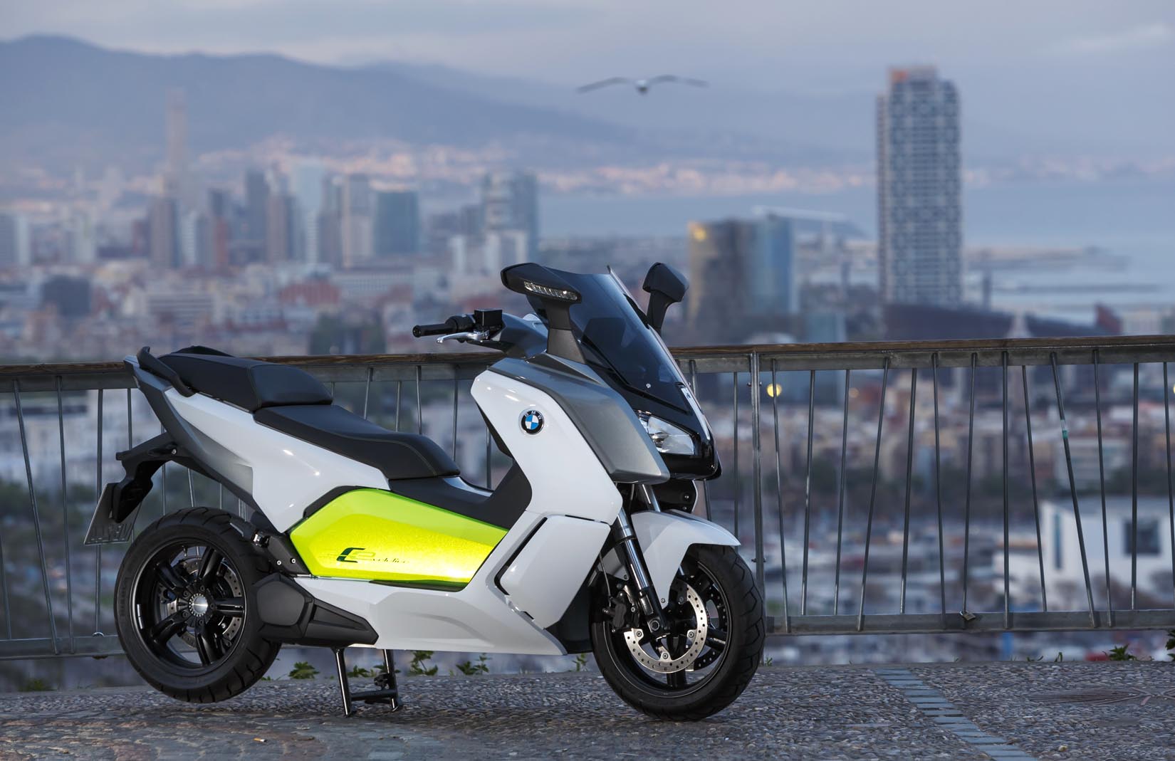 Обзор электроскутера bmw c evolution